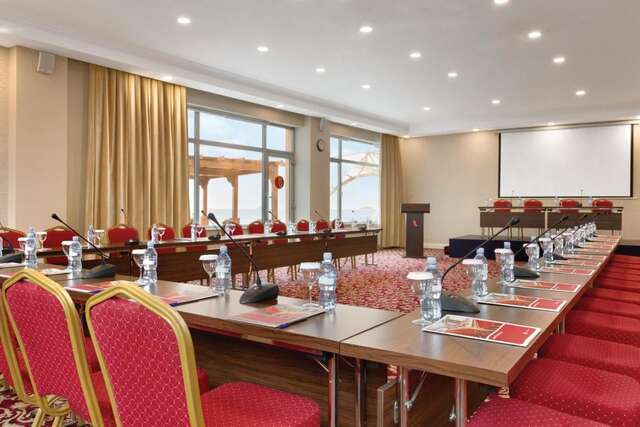 Отель Ramada Baku Hotel Баку-35